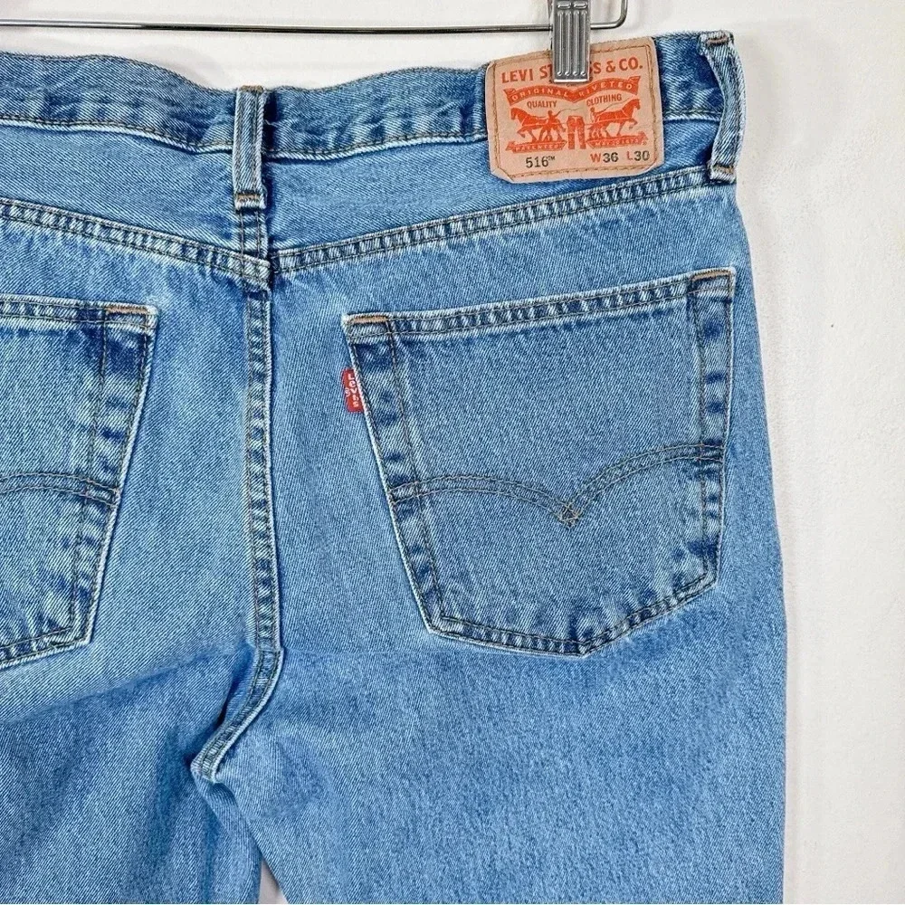 Levis Mens Size 36x30 Light Wash Slim Straight Jeans